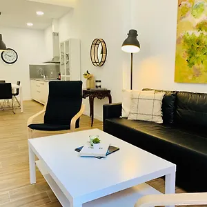 Homely Luxury Atarazanas , Málaga España