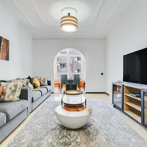 Mesa Y Lopez Deluxe Apartamento